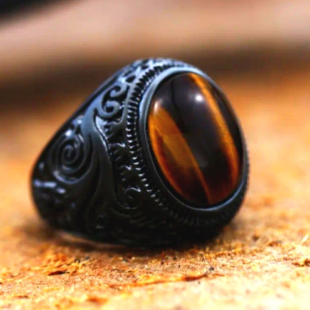 Vintage Engraved marble ring sz 11